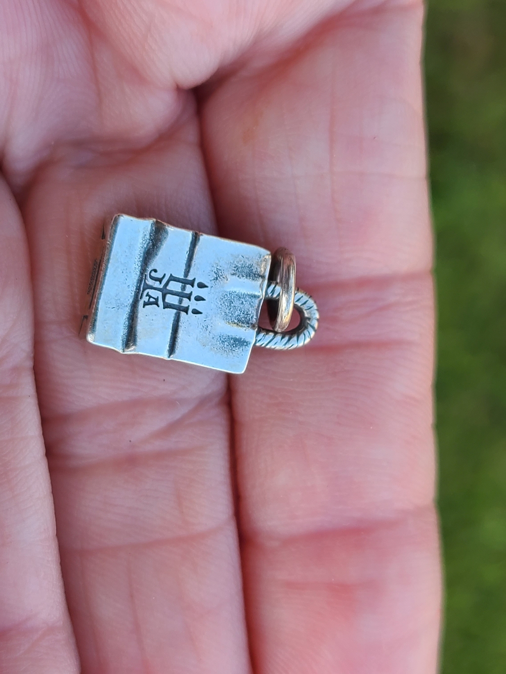 James Avery Retired Designs From Our Archives Shopping Bag Charm